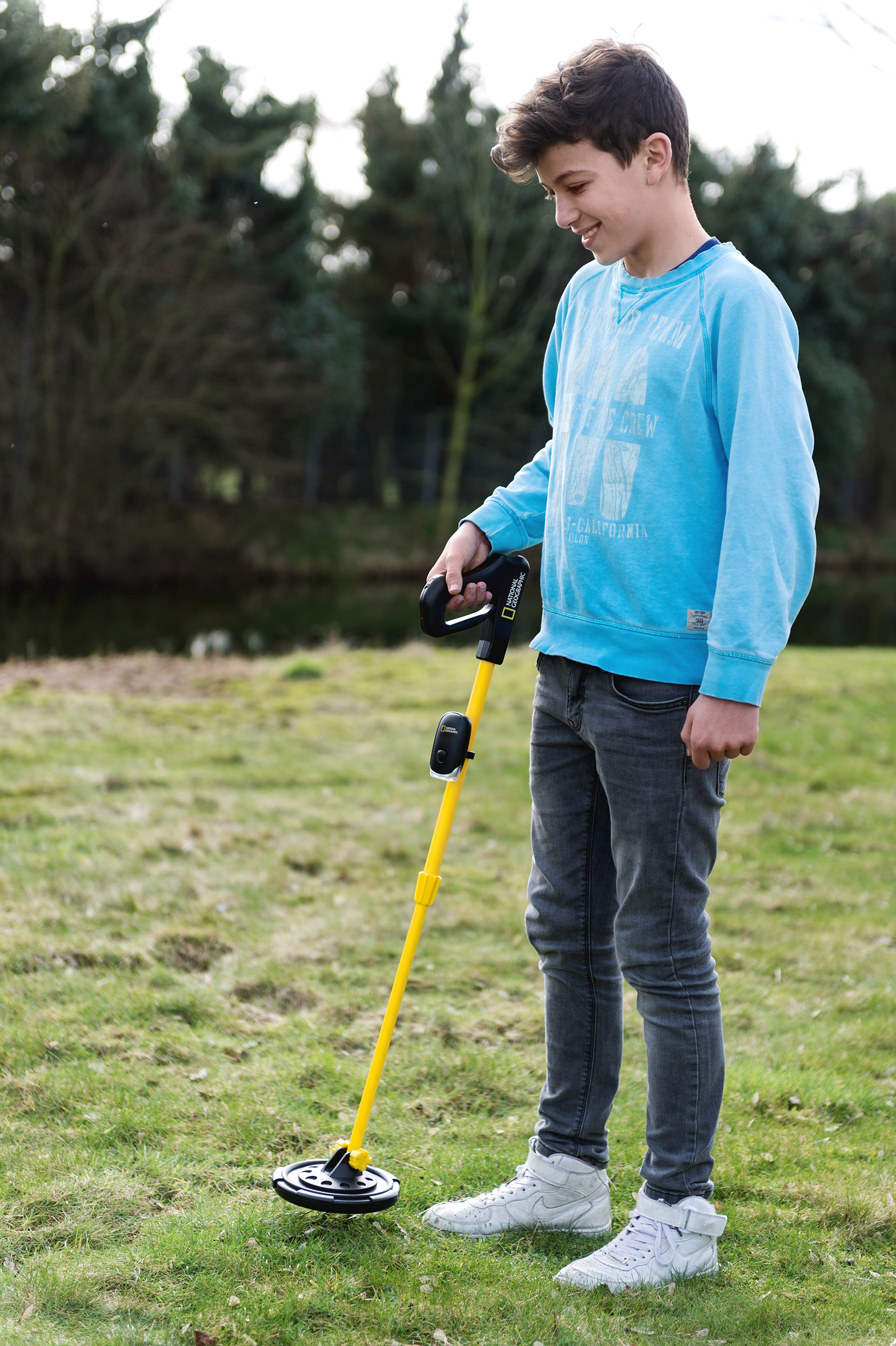 NATIONAL GEOGRAPHIC Metalldetektor für Kinder mit abnehmbarer LED-Leuchte