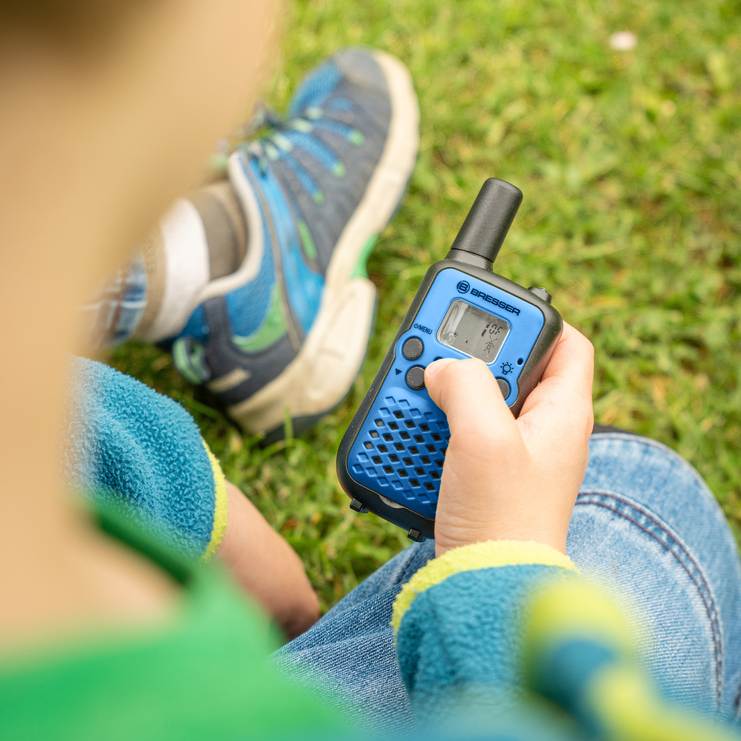 BRESSER JUNIOR Walkie Talkie 2er-Set mit hoher Reichweite bis zu 6 km und Frei-Hand-Funktion